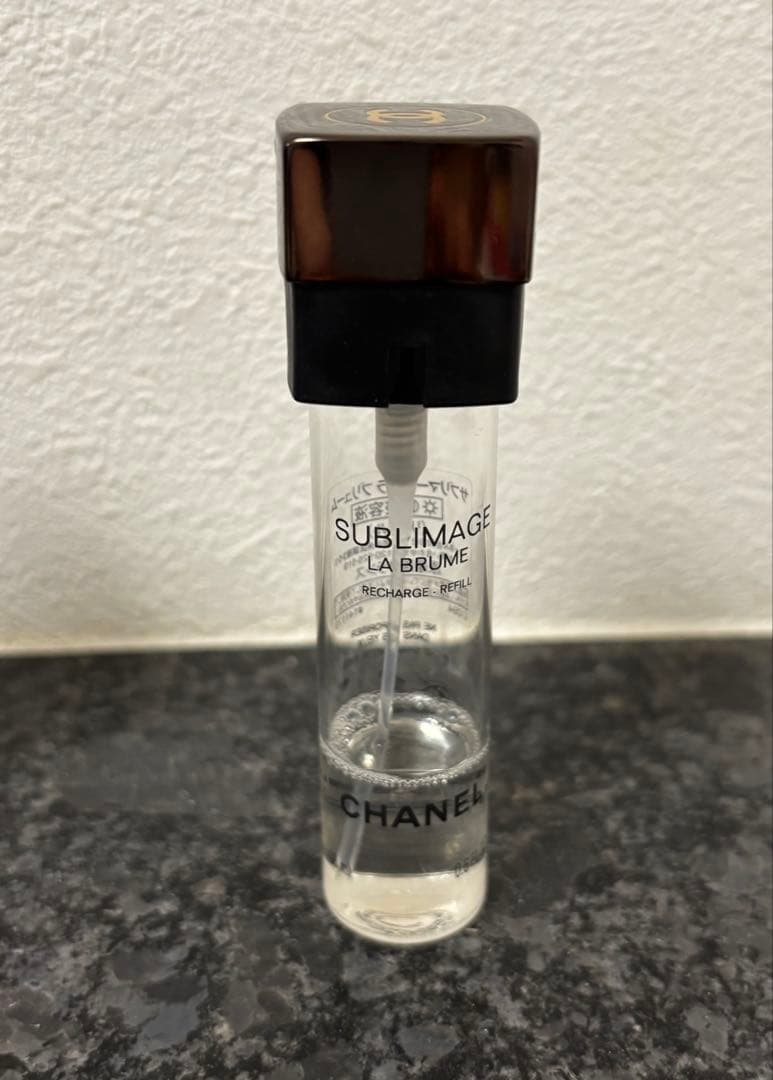 イクミン様宛　CHANEL SUBLIMAGE LA BRUME 本体＋リフィル