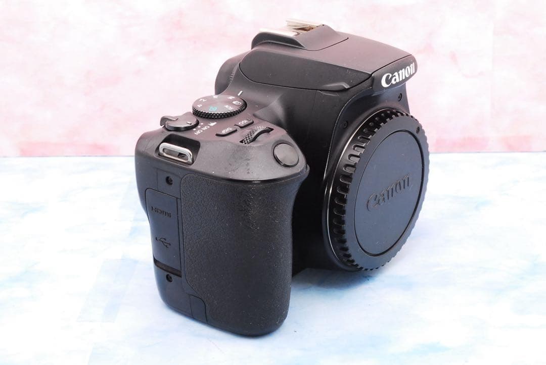 キャノン Kiss X10☆一眼レフカメラ☆手ぶれ補正標準＆超望遠☆バッグ付