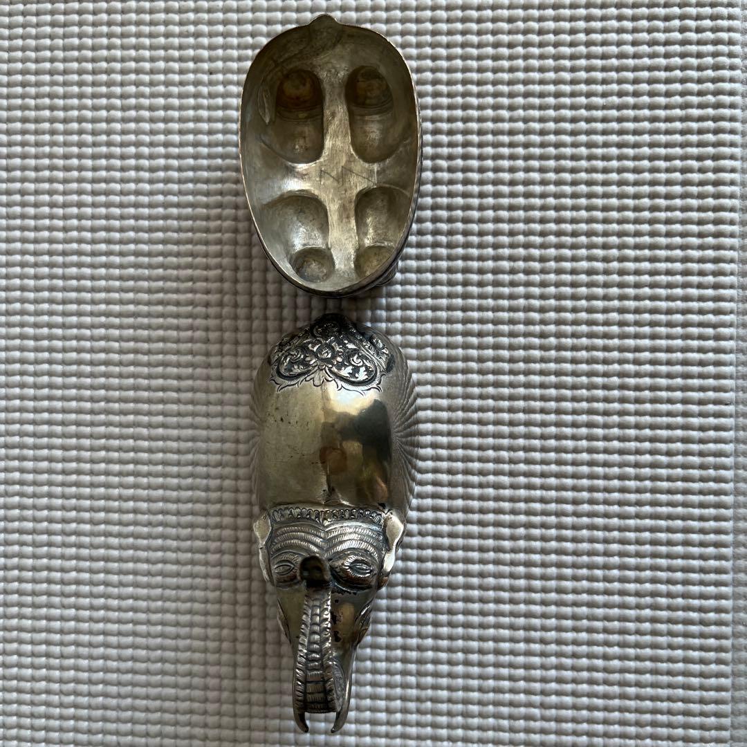 （最終価格）希少レア純銀90.0 重さ107ｇ　象小物入れ　装飾品置物　アジアン