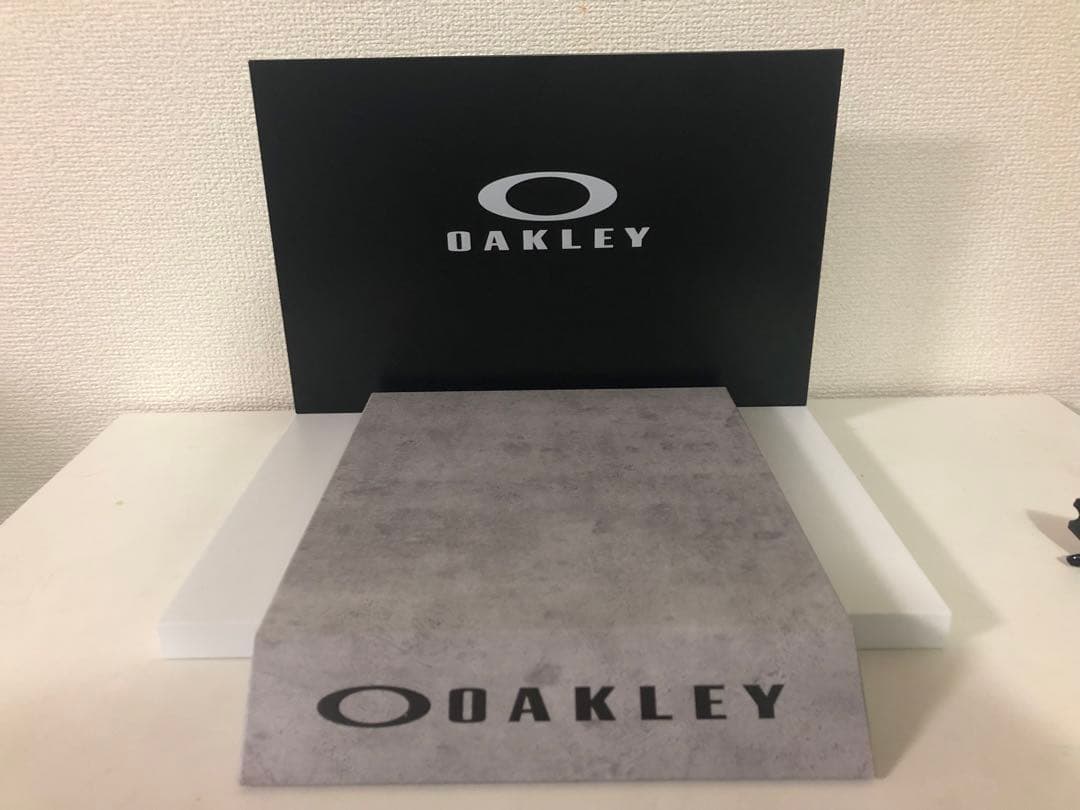 OAKLEY ディスプレイスタンド　サングラススタンド
