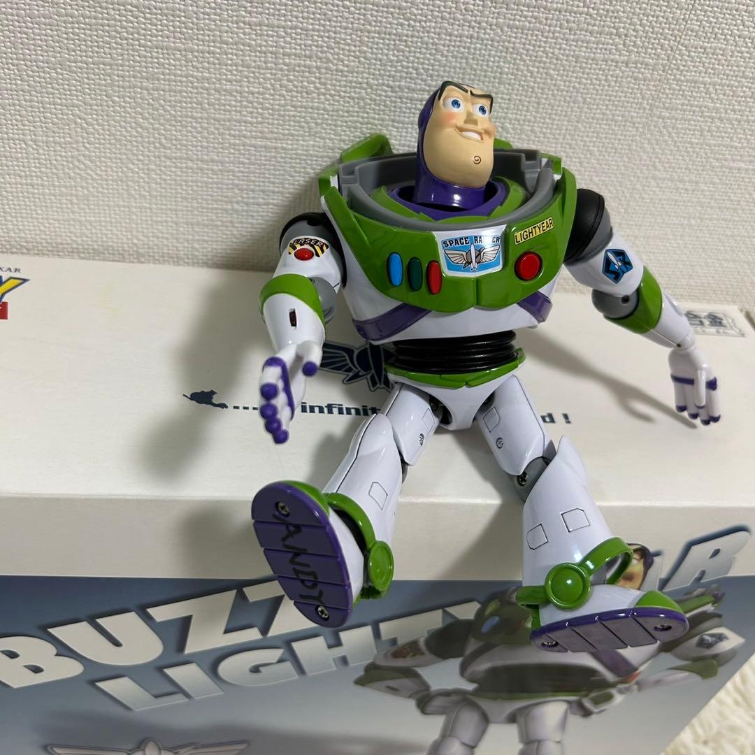 美品！バンダイ 超合金 バズライトイヤー トイストーリー