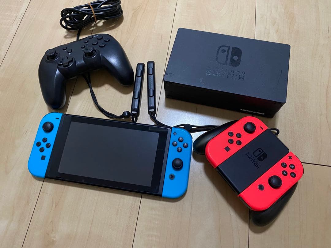 Nintendo Switch 本体 青/赤 コントローラー