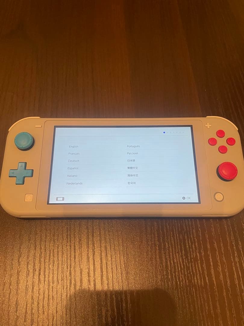 Nintendo Switch Lite（ザシアン・ザマゼンタ エディション）