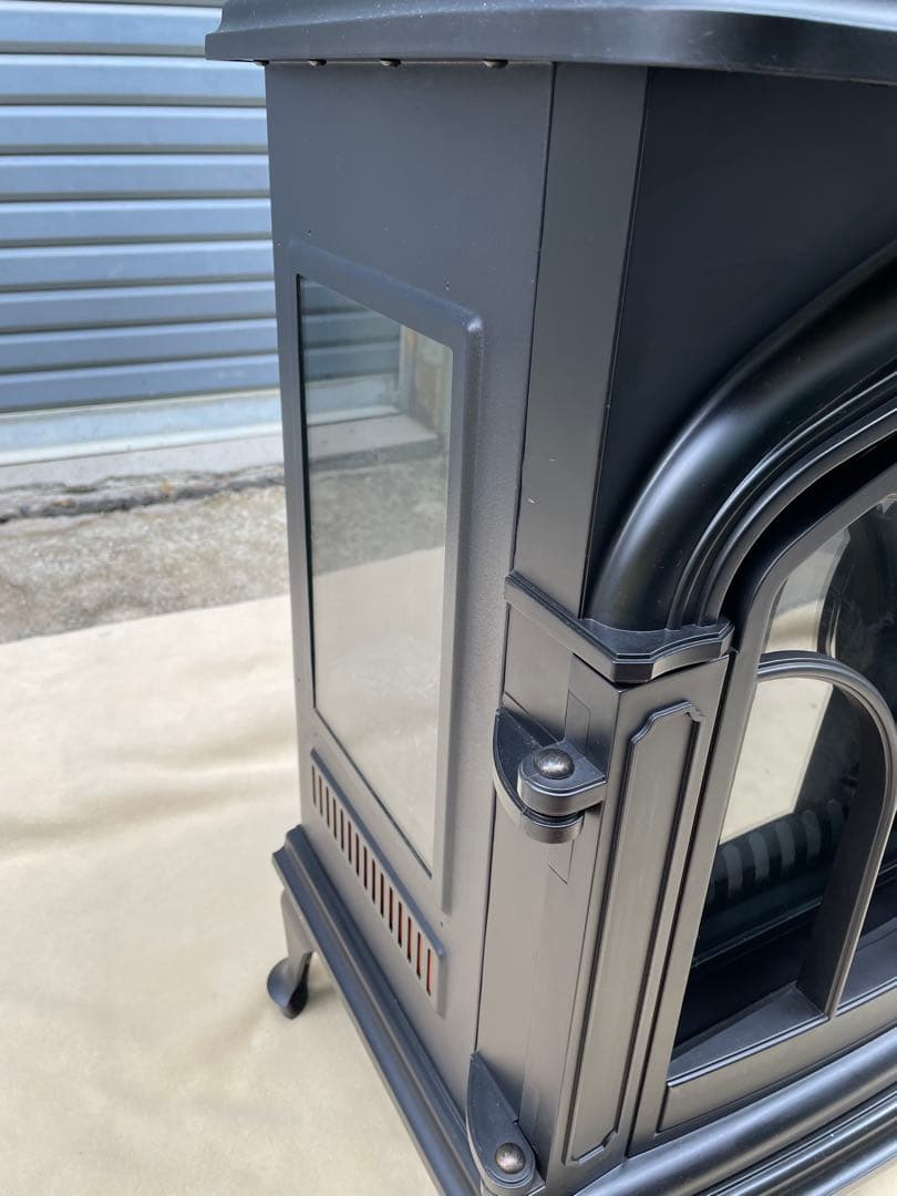 割と綺麗　ニトリ　ワイド暖炉型ファンヒーター　BLT-999B-3