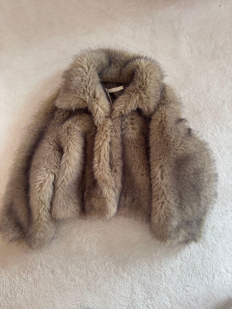 leinwande Egg Fur Coat/ファーコート