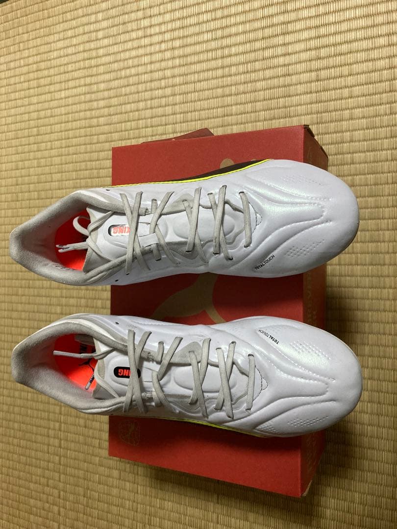 PUMAキング 20 プロ HG/AG サッカースパイク 26.5cm