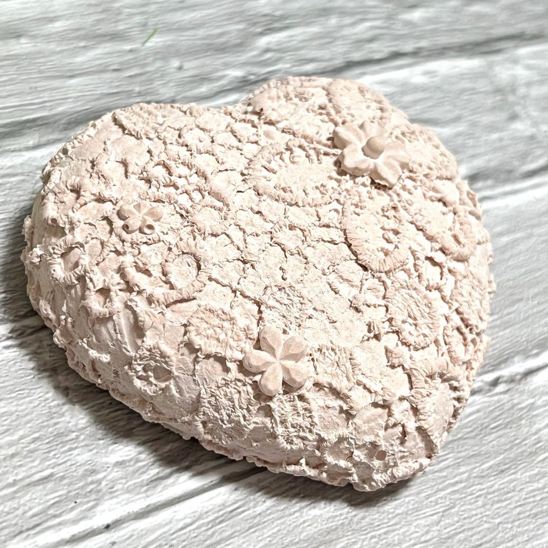 Ｎｏ．541 アロマストーン ペーパーウェイト レース 猫 ハート