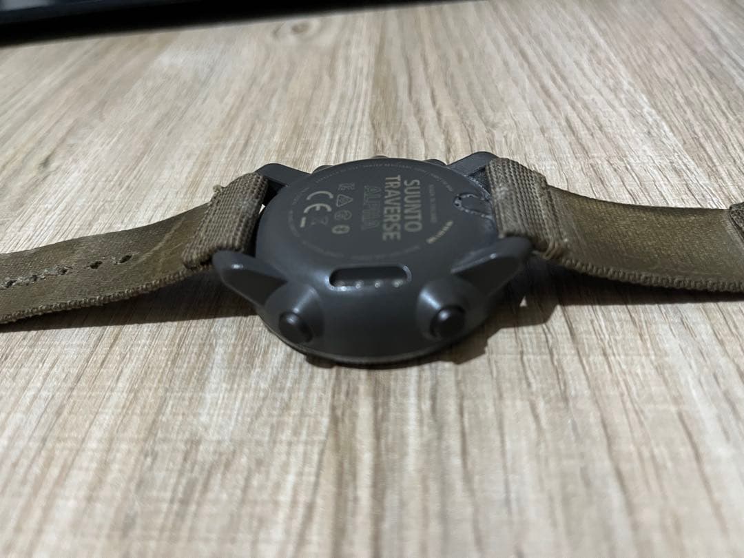 【ライム】SUUNTO TRAVERSE ALPHA FOLIAGE