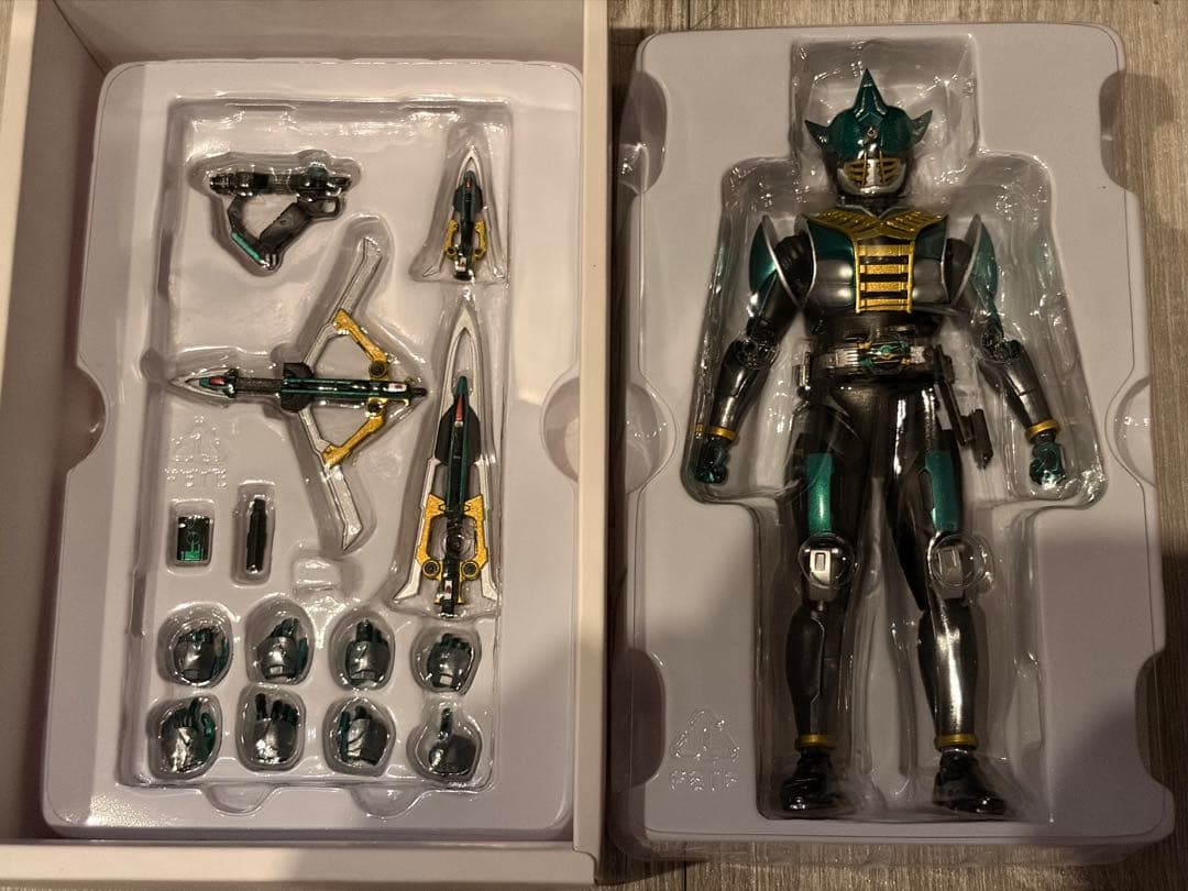 フィギュアーツ　仮面ライダーゼロノス　真骨彫