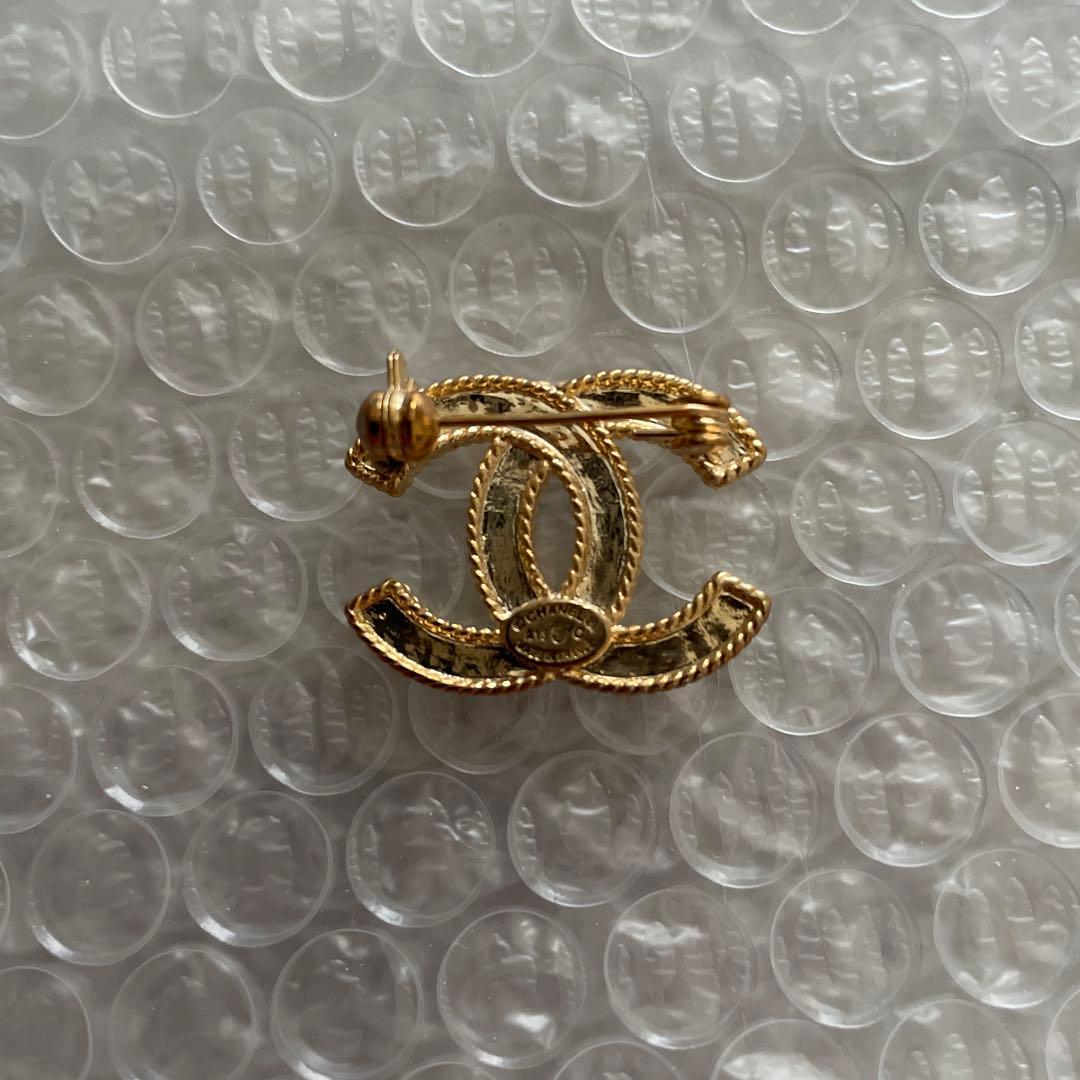 本日限定価格！CHANEL ダブルCロゴブローチ