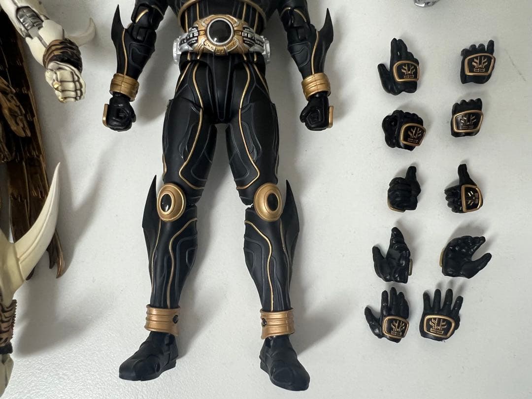 真骨頂 仮面ライダークウガ ン・ダグバ・ゼバ フィギュアーツ