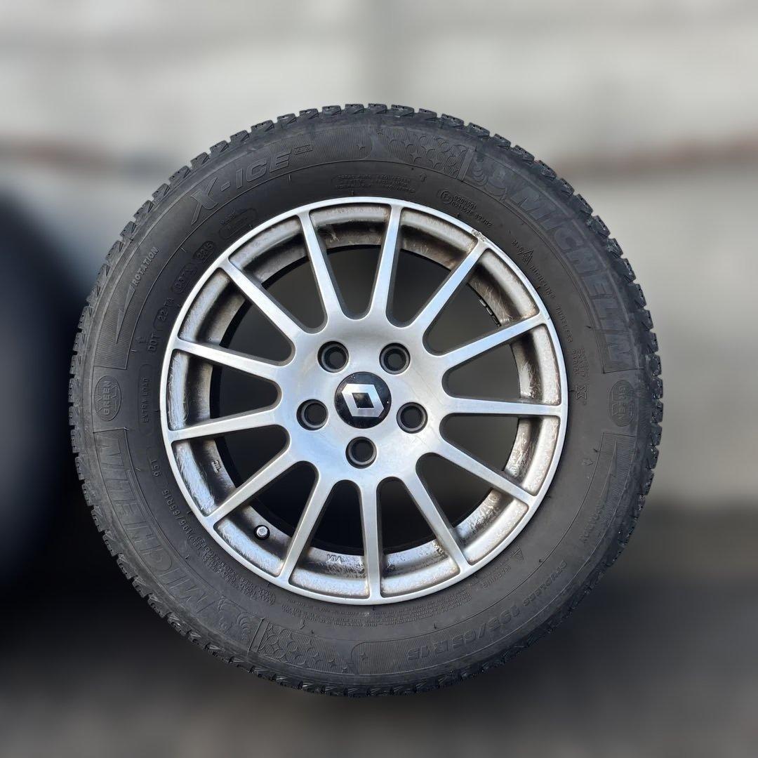 カングー専用ハブリング不要15インチ スポークデザインホイール 4本セット