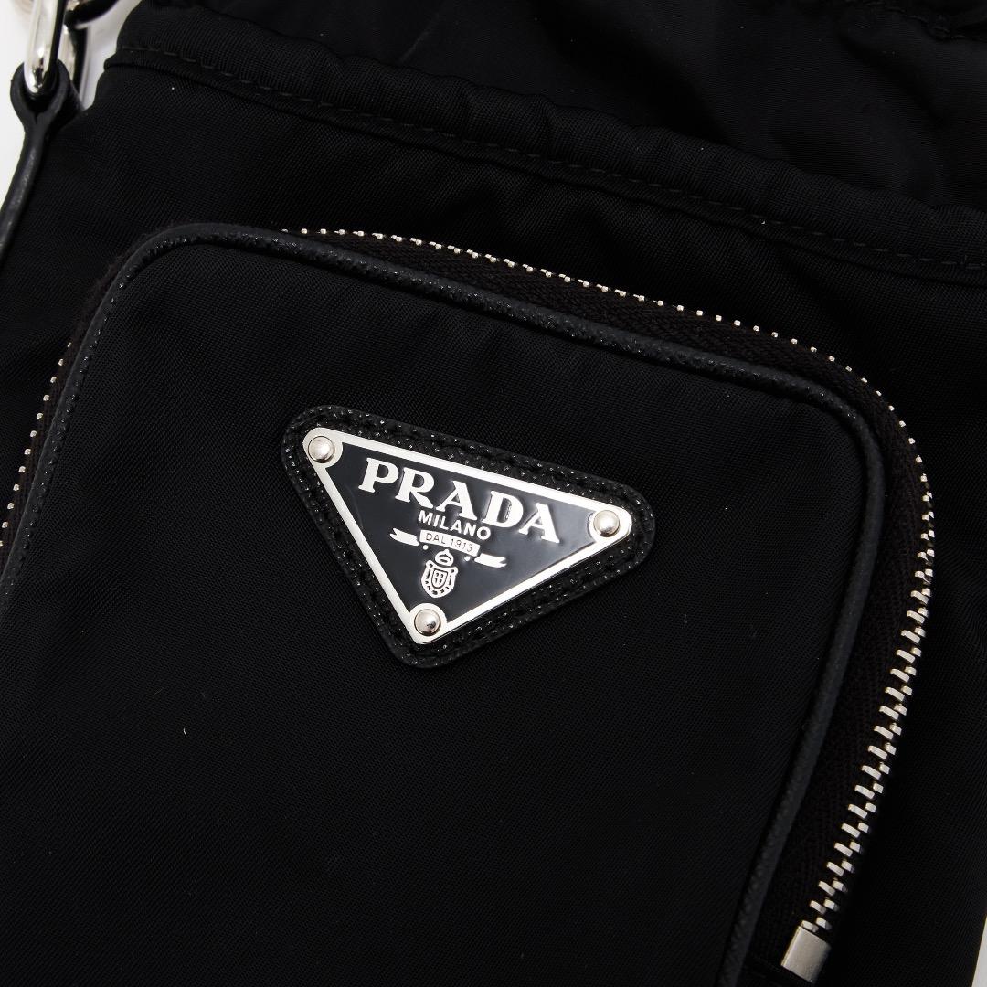 プラダ Re-Nylon スマートフォンケース / フォンポーチ