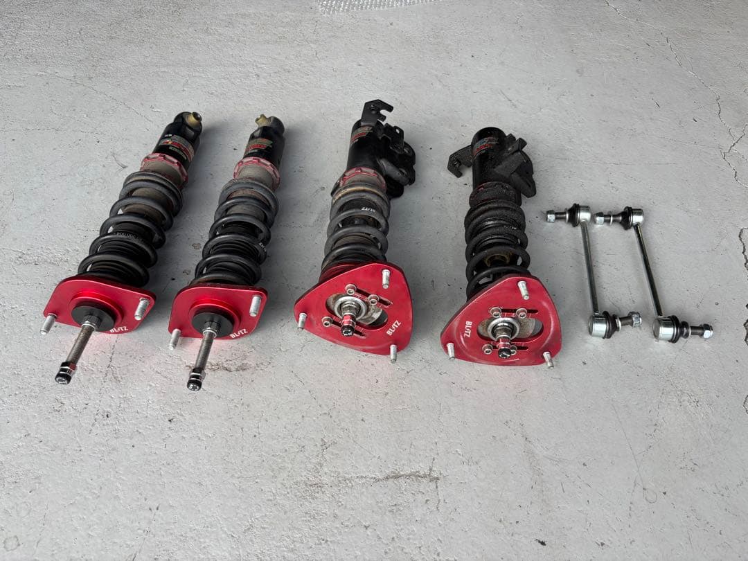 GR86,86,BRZ BLITZ 車高調　サスペンション