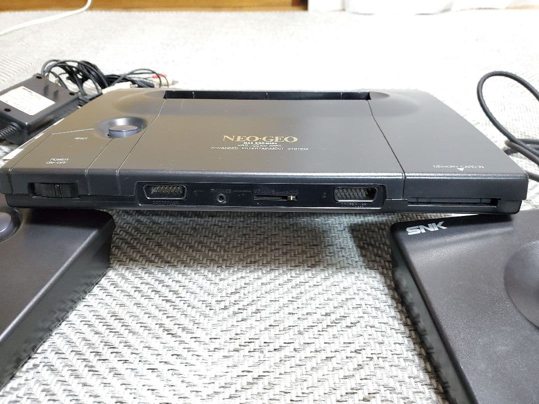 [ネオジオ] ネオジオ本体セット コントローラー2個・メモカ付き
