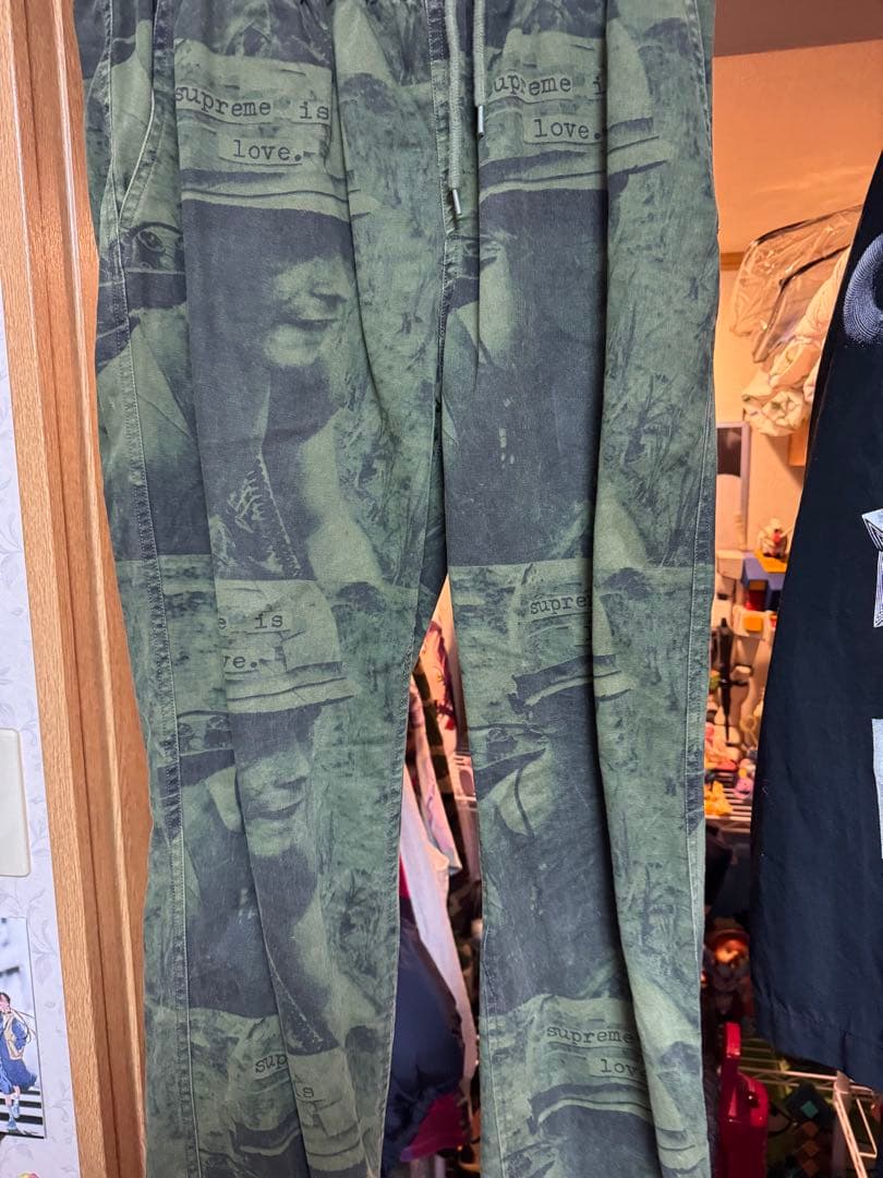 シュプリーム　Supreme Is Love スケートパンツ　M