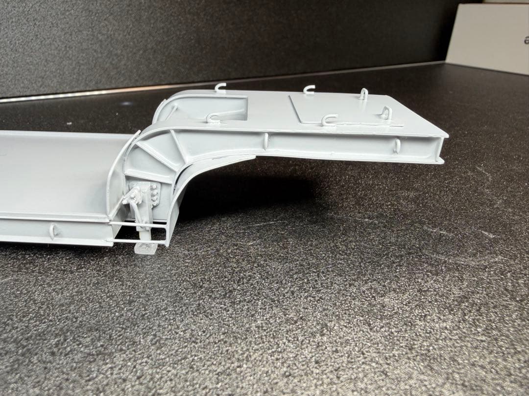 ブルーリボン　1/50 3軸低床トレーラー自動あゆみ付 重機 建機