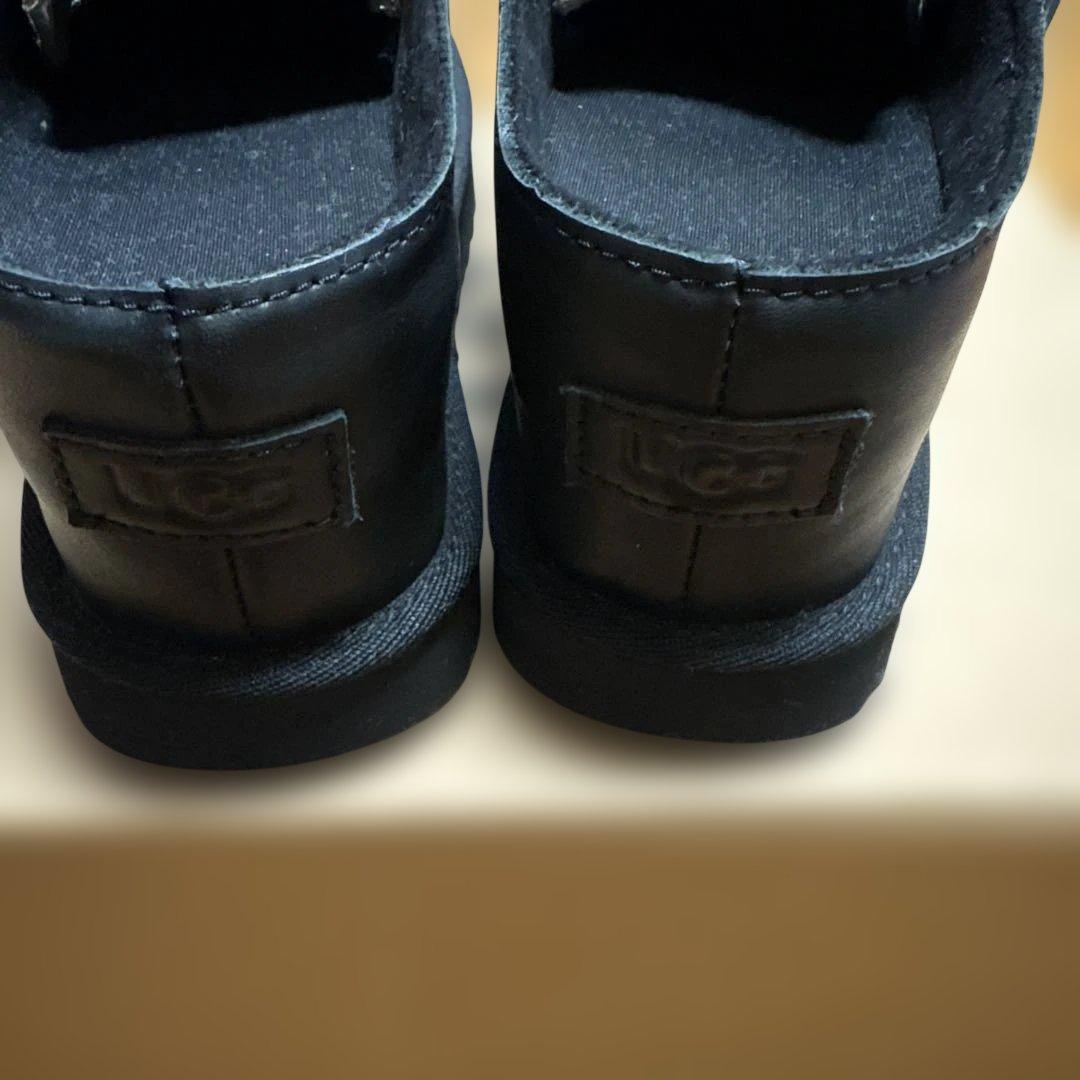 ぴーぴー！UGG Goldenstar Hi Clog