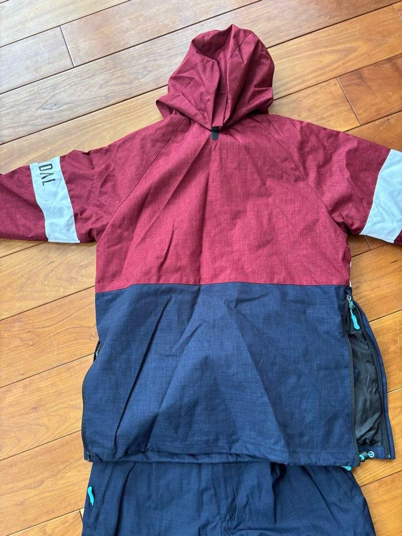 美品　スノーボードウェア スキーウェア レディース 上下セット　S