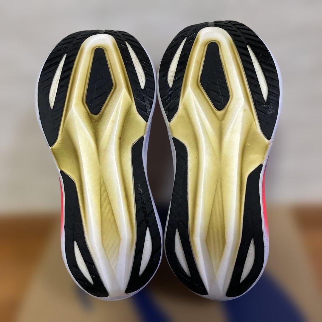 ASICS メガブラスト