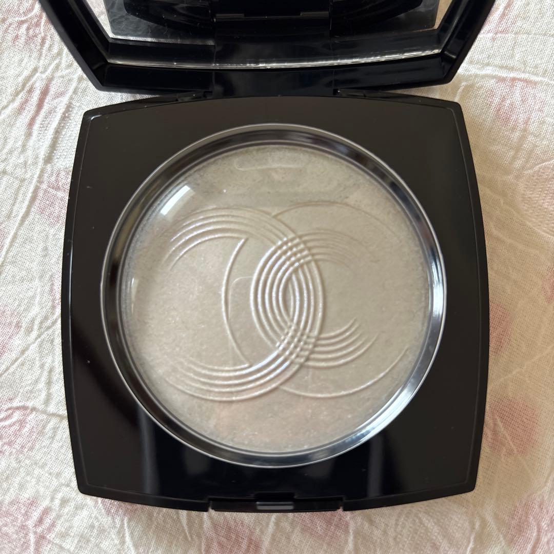 シャネル　ルミエール ドゥ ローシャン　〈フェイスパウダー〉　［特別限定品］