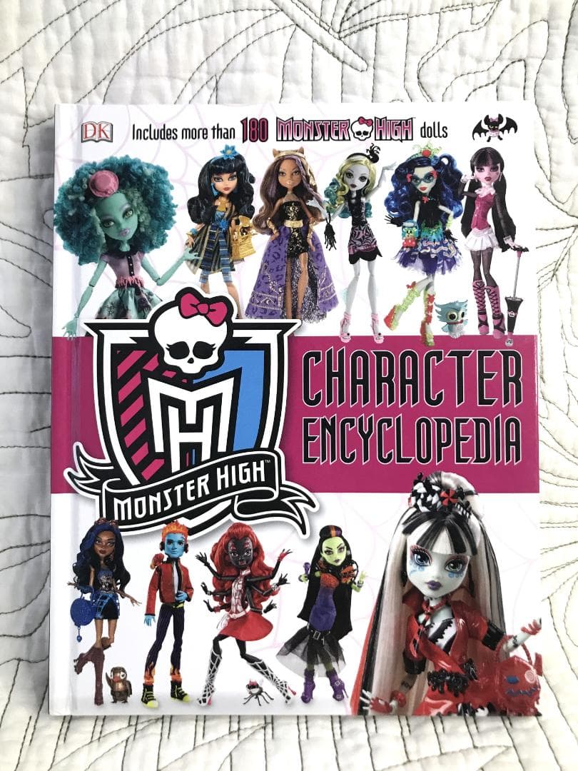 洋書「モンスター・ハイ キャラクター図鑑」Monster High