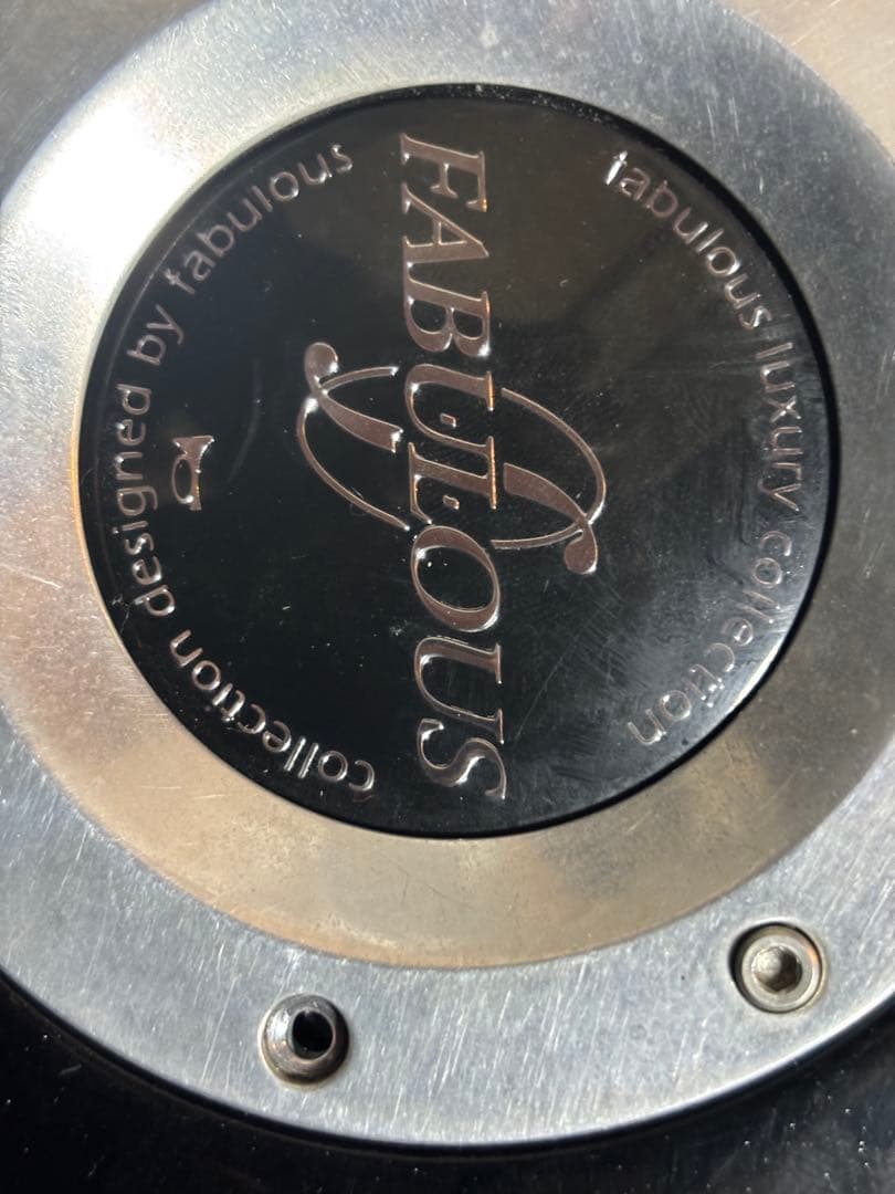 FABULOUS スポーツステアリングホイール