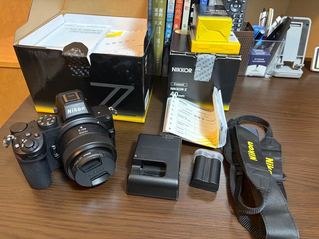 Nikon Z5+z 40mm f2ミラーレス一眼カメラ 本体