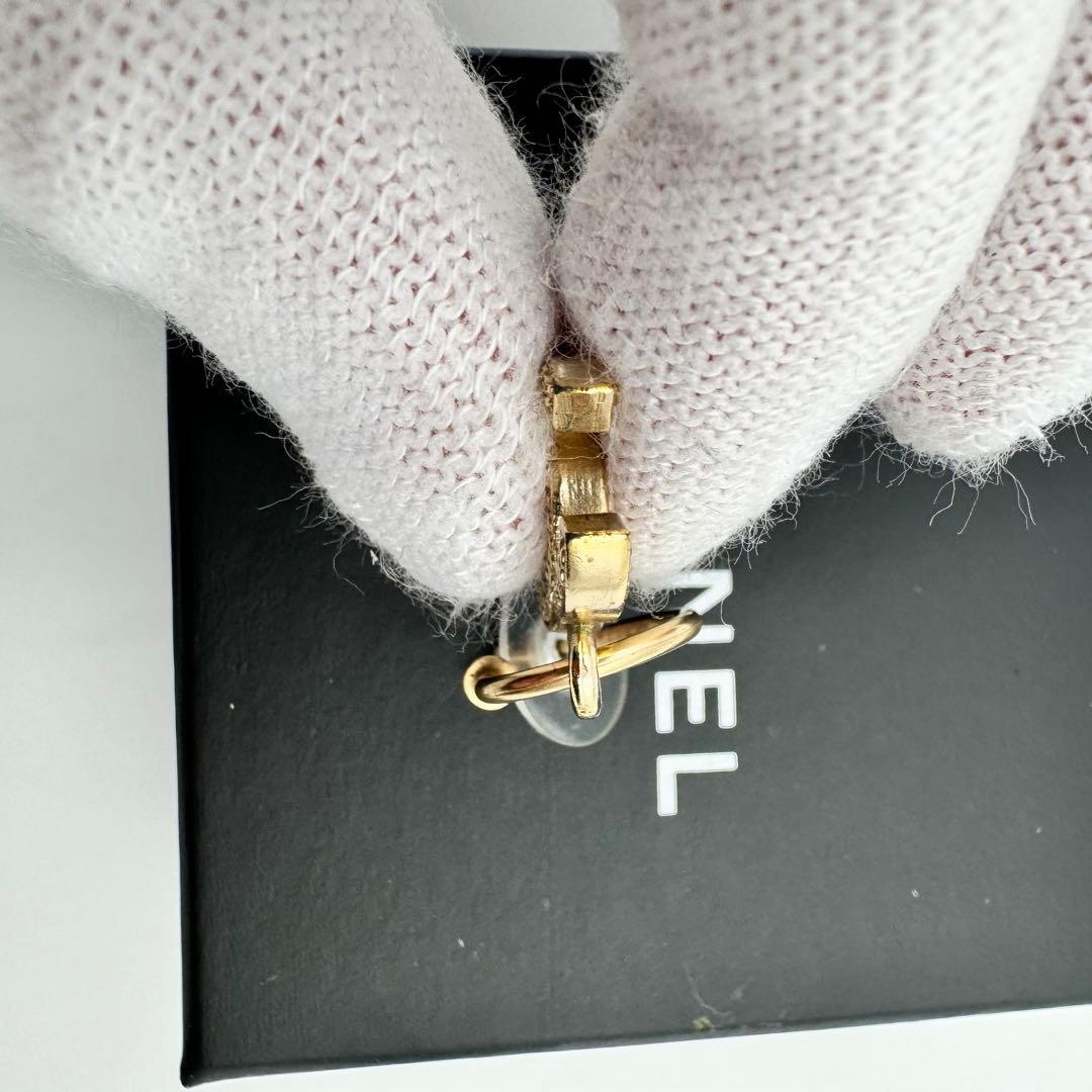 美品✨CHANEL ピアス　ココマーク　ゴールド　片耳　刻印
