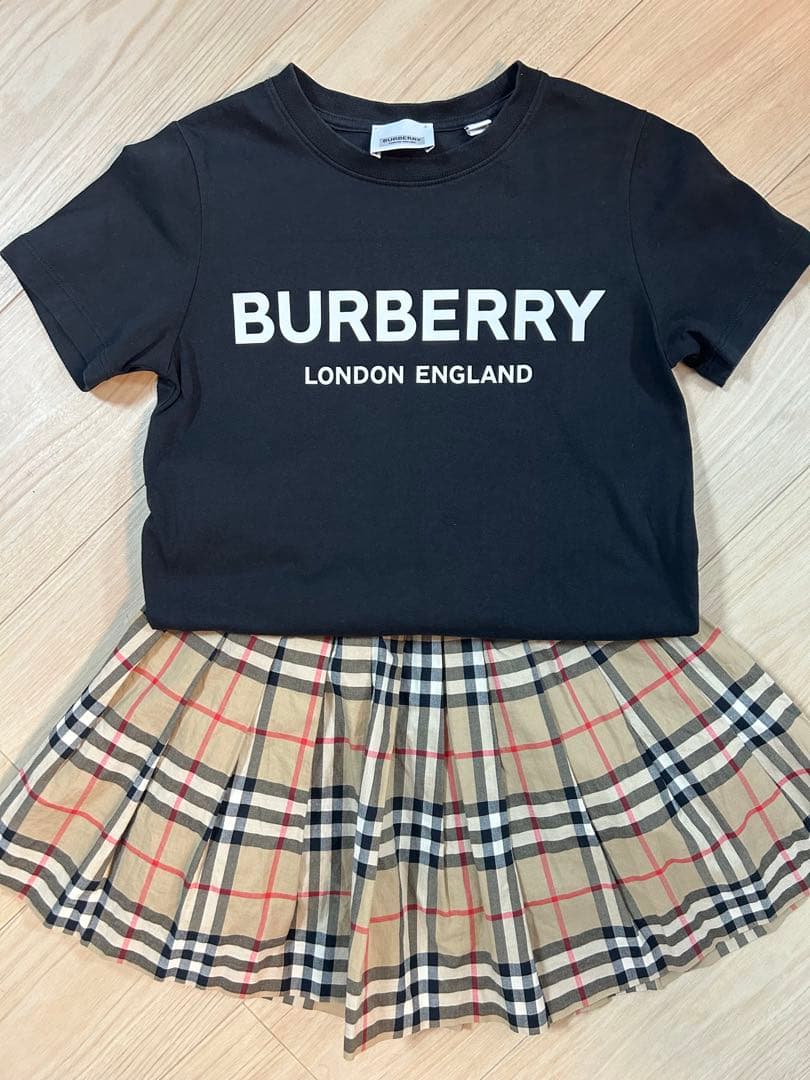な*な様 BURBERRY バーバリー キッズ 6Y 110 Tシャツ スカート