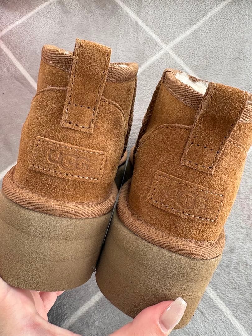 UGG ブラウン クラシック プラットフォーム 厚底 ムートンブーツ