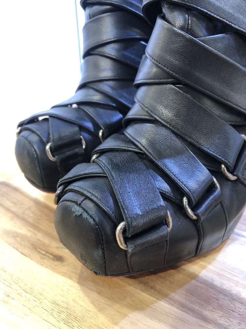 ChristianLouboutin 黒 レザー ストラップデザイン ブーツ