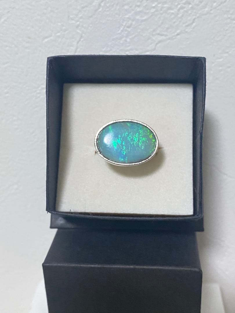 特大セミブラックオパールリング