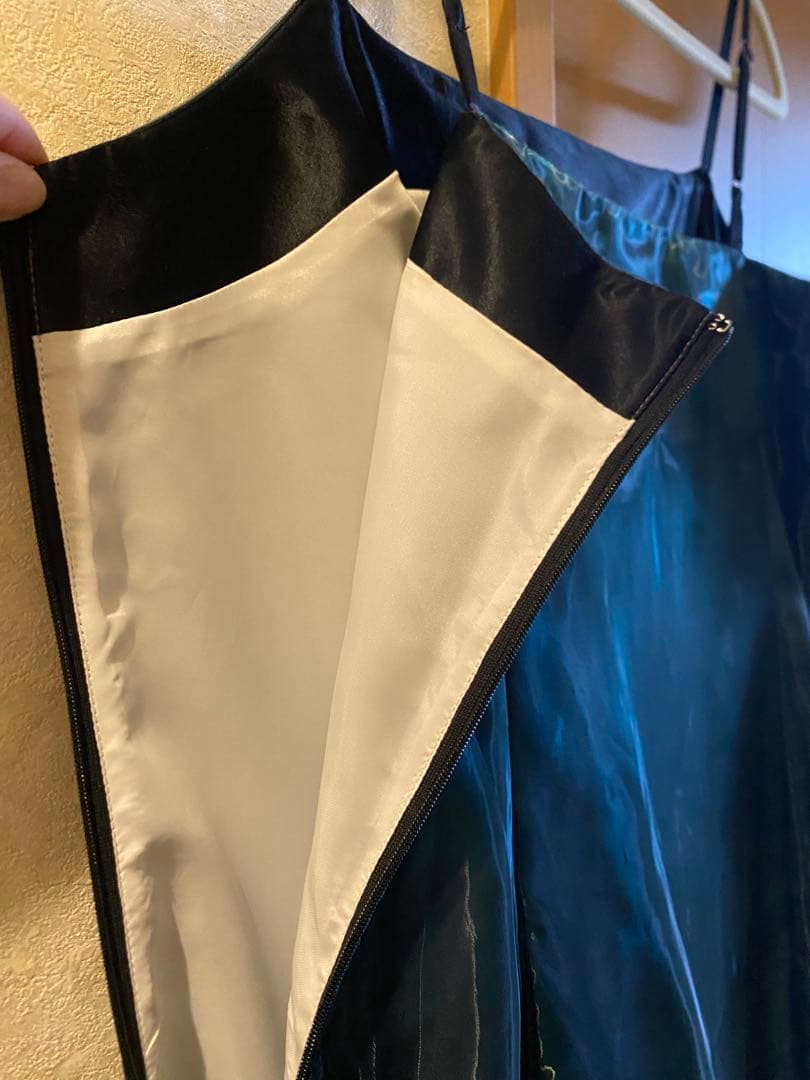 hazama 見えないものを見ようとして見上げた夜空に駆ける透明彩度のワンピース