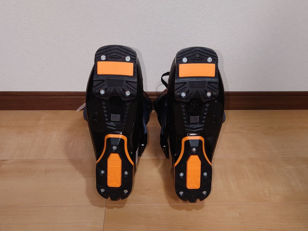 ゆ*ぴ様 ATOMIC スキー用ブーツ ブラック/オレンジ