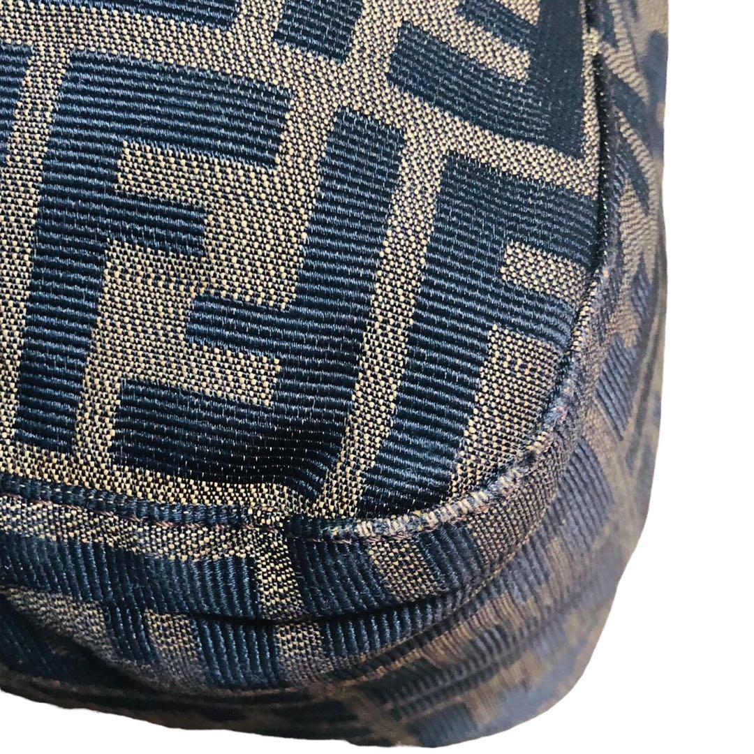 bashmentFENDI フェンディ マンマバケット ズッカ柄 FF