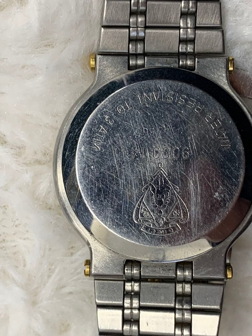 GUCCI グレー文字盤 ステンレス時計