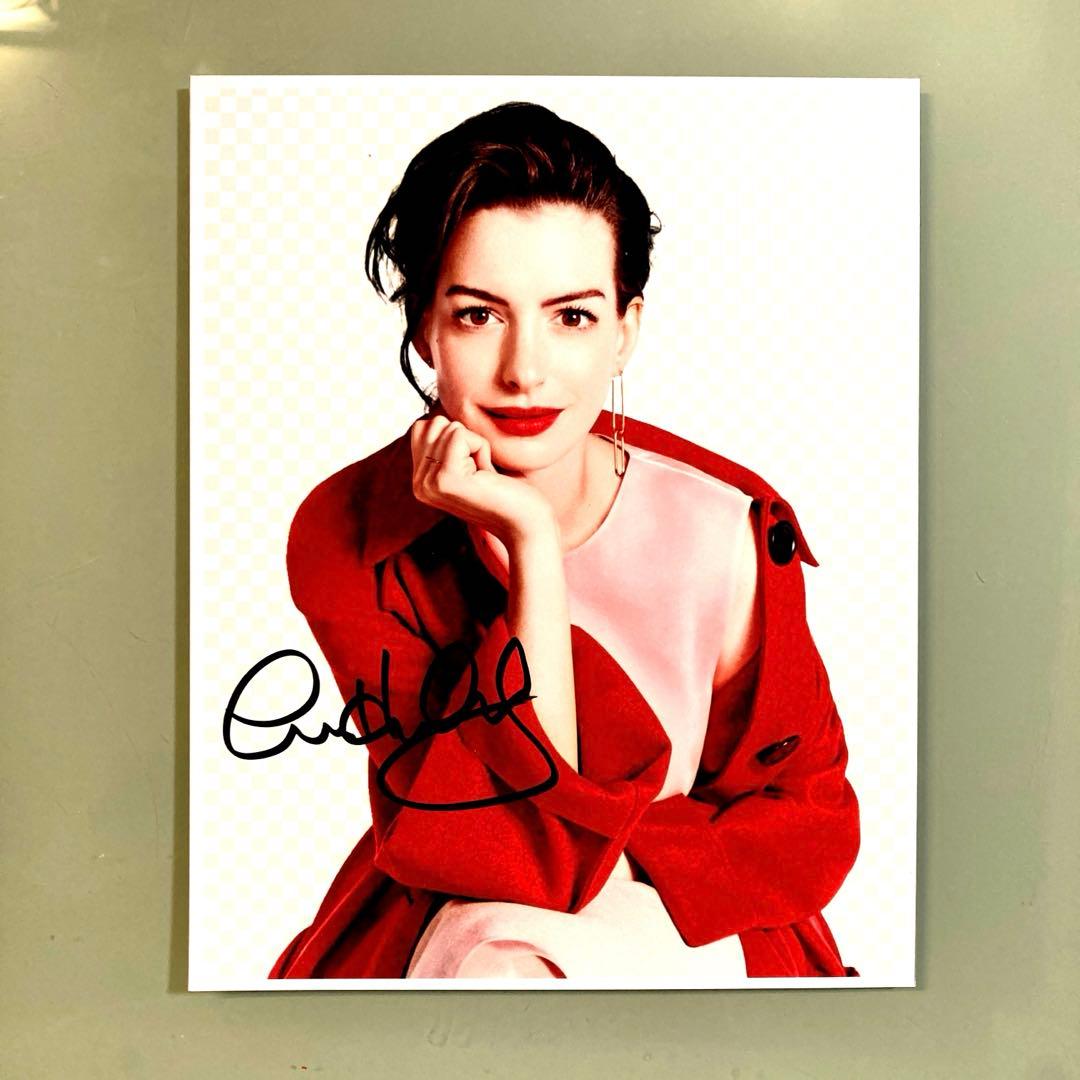 アン・ハサウェイ直筆サイン入り超大型写真…Anne Hathaway