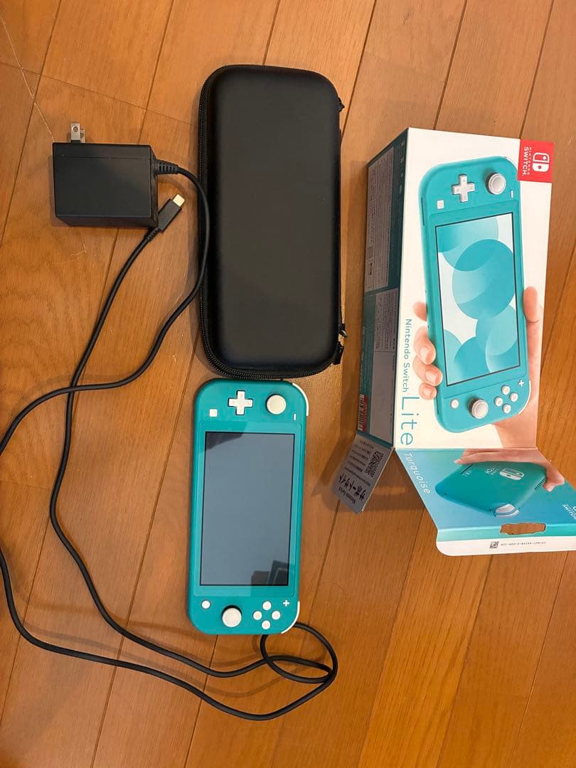 ニンテンドーSwitch lite ライト　本体　充電器あり　ケース、箱付き