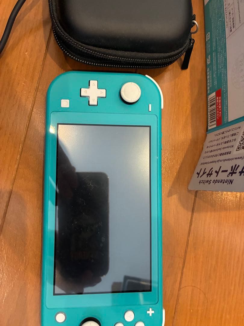 ニンテンドーSwitch lite ライト　本体　充電器あり　ケース、箱付き