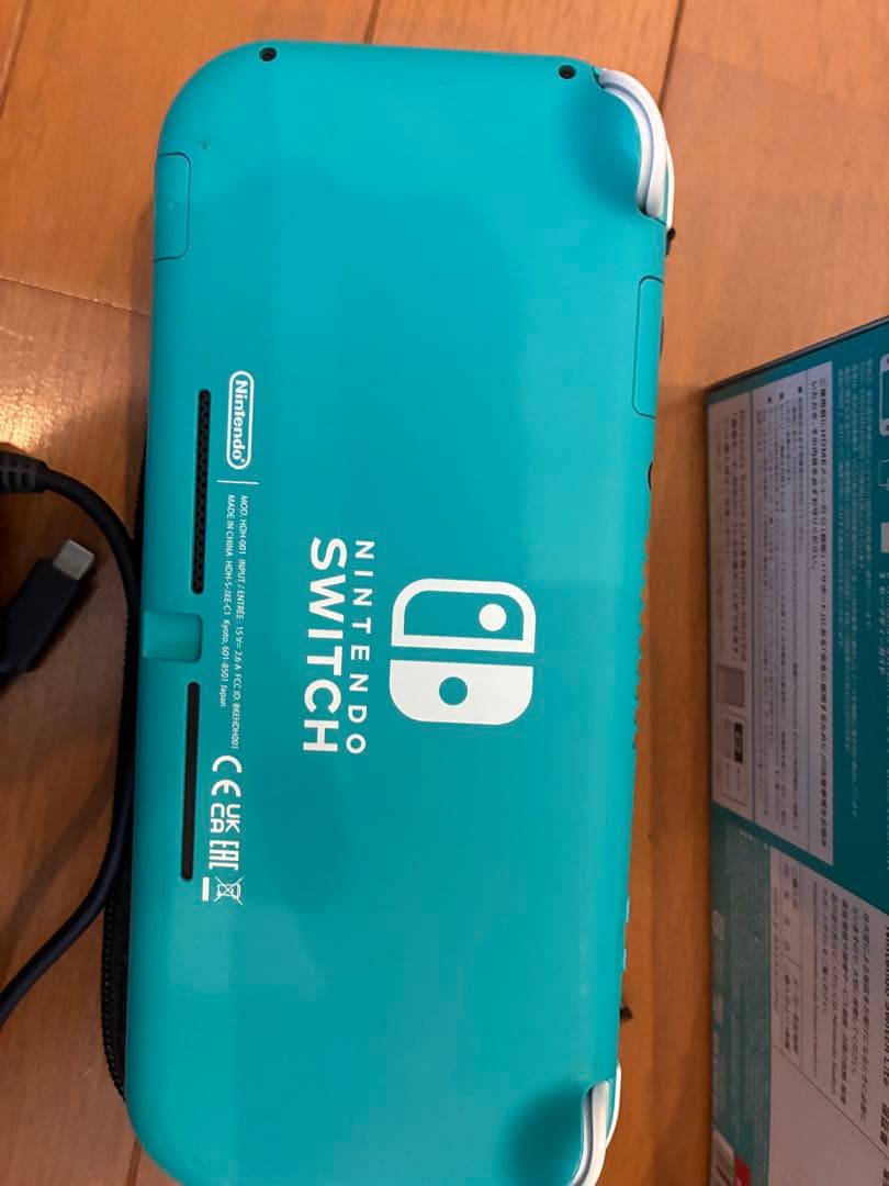 ニンテンドーSwitch lite ライト　本体　充電器あり　ケース、箱付き