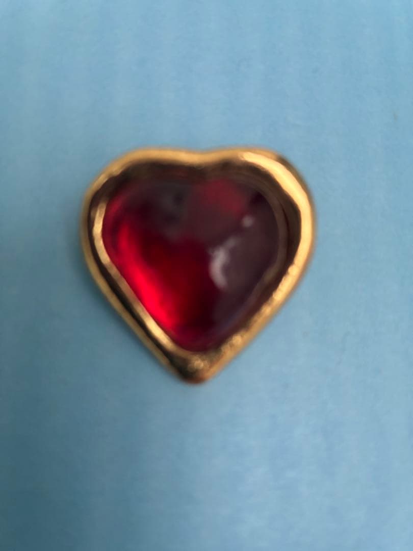 a*e様 イブサンローラン　ハート型 赤色 ブローチ
