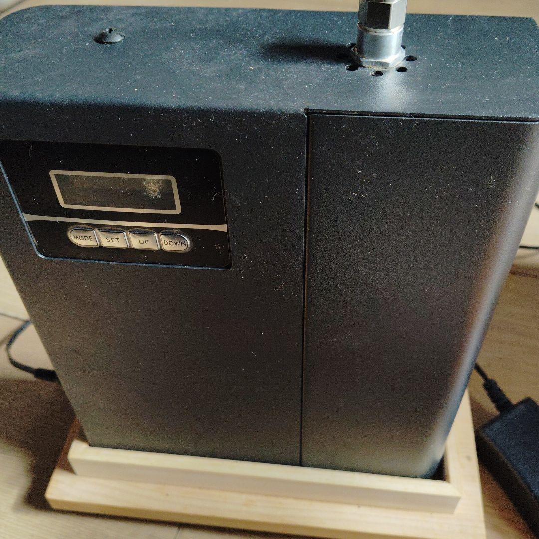 森林浴気分を味わえる！ヒノキの香りモリエアー本体と専用液1リットル