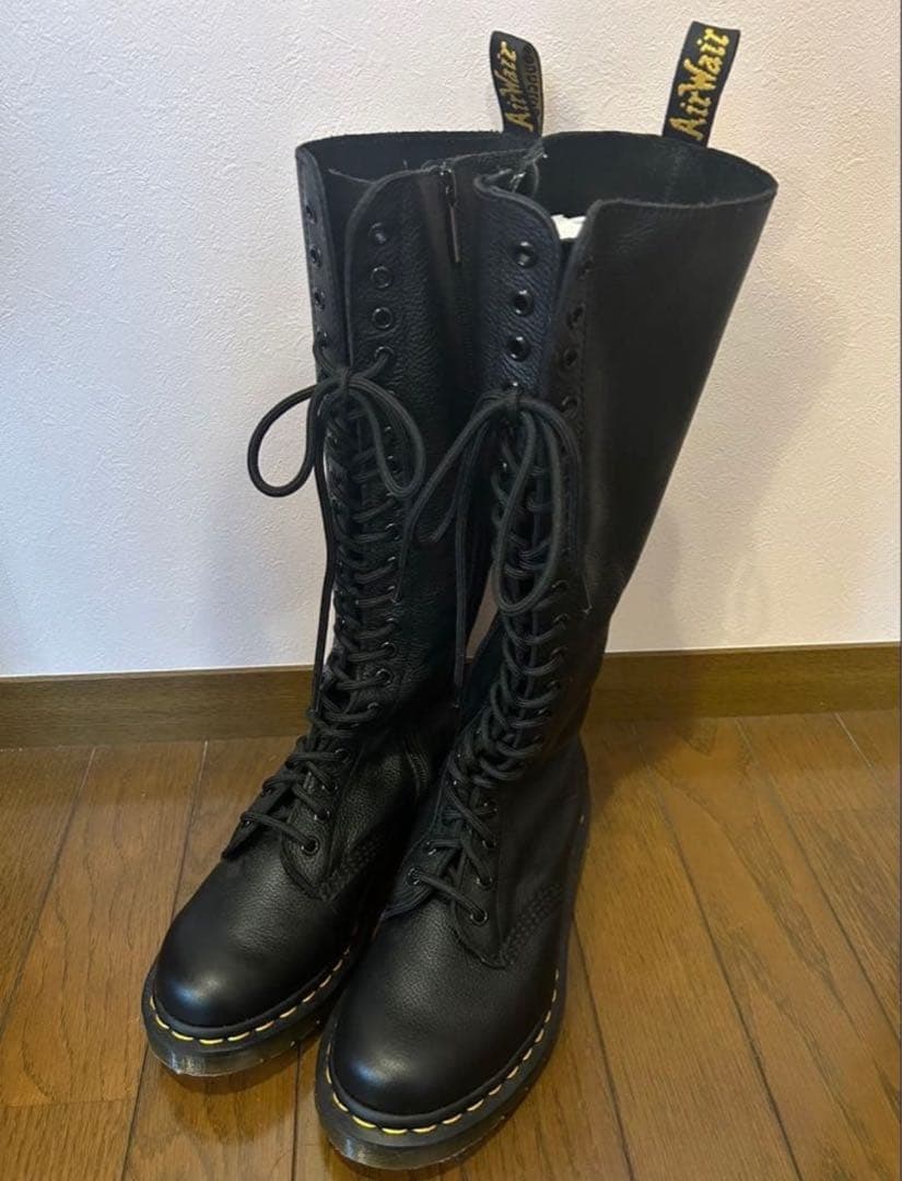 【美品】ドクターマーチン1B60 20ホール UK4