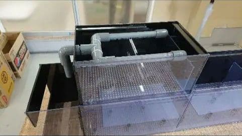 デカバラ　120アクリル水槽用上部フィルター　３面ブラック