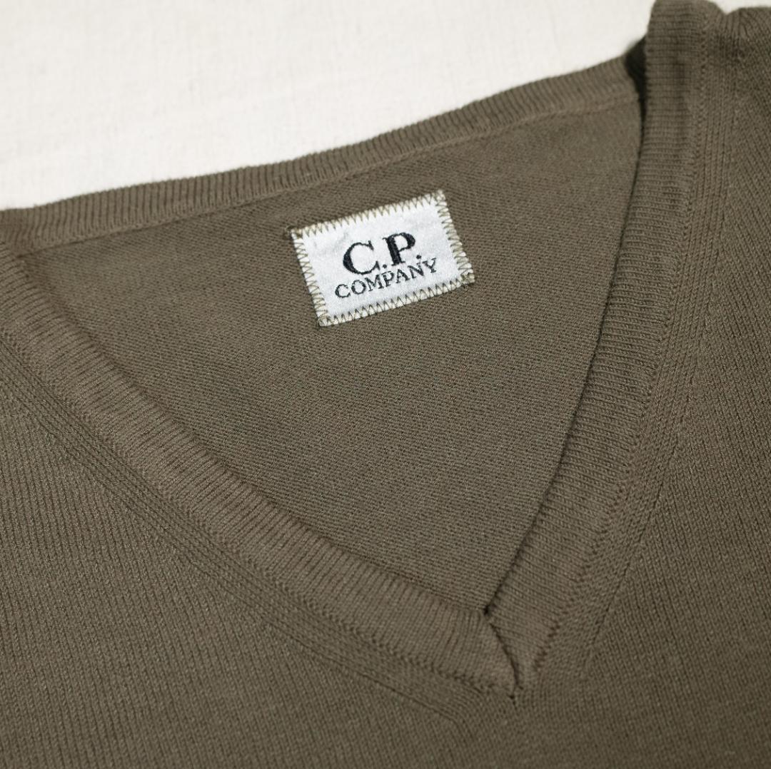 C.P. Company Vネック ニット オリーブ系 ユニセックス メンズS位