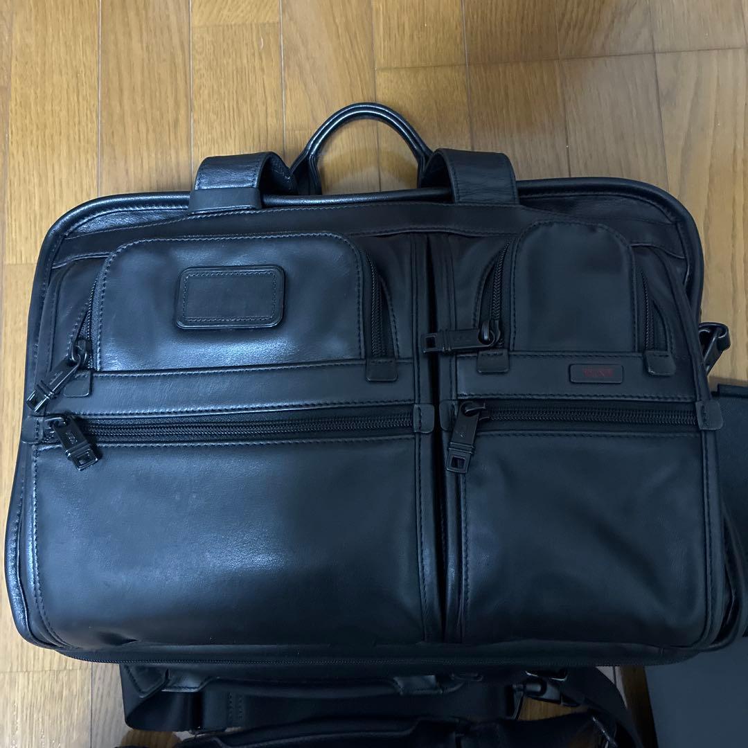 Tumi ブラック レザー ビジネスバッグ