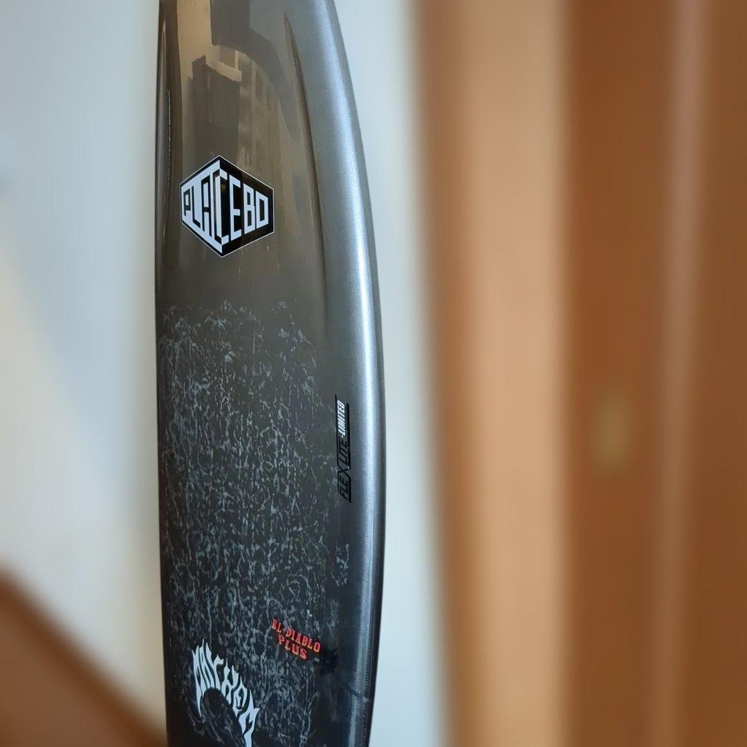 サーフボード　PLACEBO　5.8