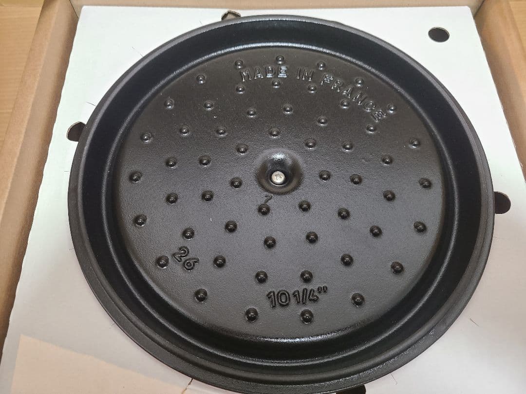 新品　Staub ストウブ　シャロー ラウンド ココット チェリー 26cm