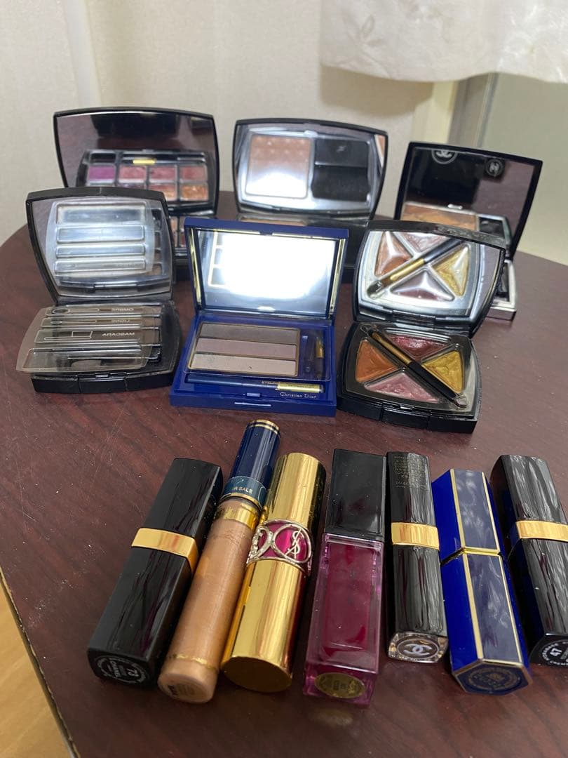 シャネルノベルティポーチ、アイシャドウグロス口紅、シャネルコンパクトミラーまとめ